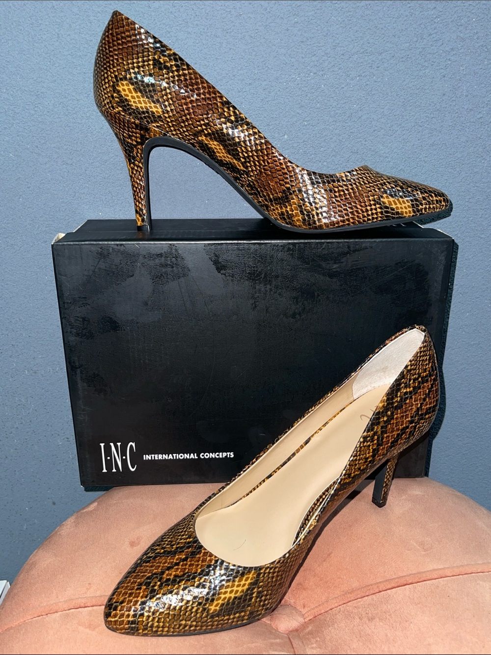 INC International Concepts Brown Snakeskin Pointed Toe Heels Pumps SZ 10
